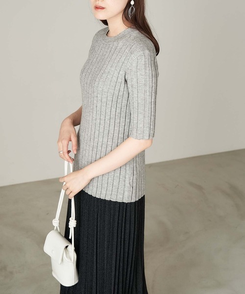 Chaco closet（チャコ クローゼット）の「針抜きレーヨンリブ編み5分袖クルーネックニット（ニット/セーター・レディース・ベージュ/ブラック/グレー/ブラウン・FREE）」の6枚目の写真