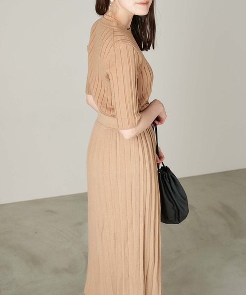 Chaco closet（チャコ クローゼット）の「針抜きレーヨンリブ編み5分袖クルーネックニット（ニット/セーター・レディース・ベージュ/ブラック/グレー/ブラウン・FREE）」の14枚目の写真