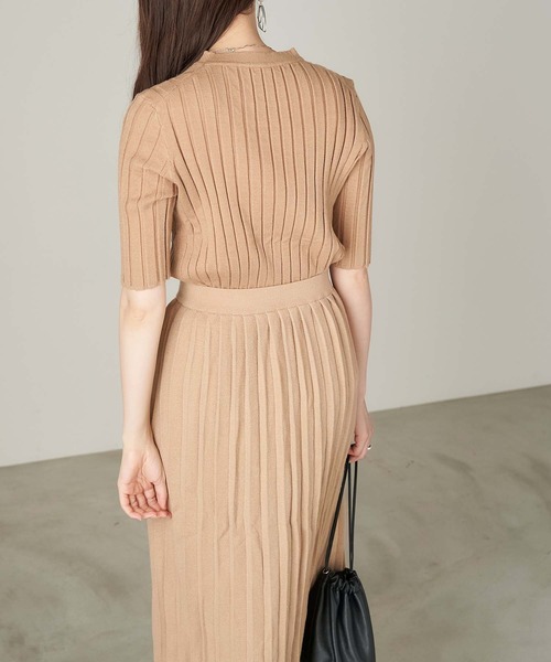 Chaco closet（チャコ クローゼット）の「針抜きレーヨンリブ編み5分袖クルーネックニット（ニット/セーター・レディース・ベージュ/ブラック/グレー/ブラウン・FREE）」の15枚目の写真