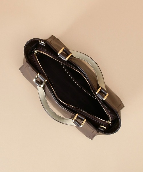 Samantha Thavasa(サマンサタバサ)の「バイカラーイタリアンスプレットレザートートバッグ 小サイズ(トートバッグ・レディース・ネイビー/ダークブラウン/グレイッシュベージュ・FREE)」の9枚目の写真