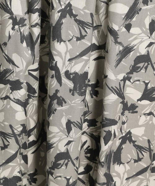 niko and...(ニコアンド)の「アソートフラワーフレアスカート(スカート・レディース・ブラック/グリーン/グレー・MEDIUM/LARGE)」の9枚目の写真