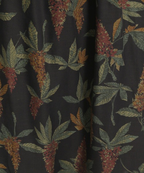 niko and...(ニコアンド)の「アソートフラワーフレアスカート(スカート・レディース・ブラック/グリーン/グレー・MEDIUM/LARGE)」の7枚目の写真