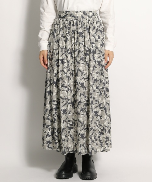 niko and...(ニコアンド)の「アソートフラワーフレアスカート(スカート・レディース・ブラック/グリーン/グレー・MEDIUM/LARGE)」の6枚目の写真