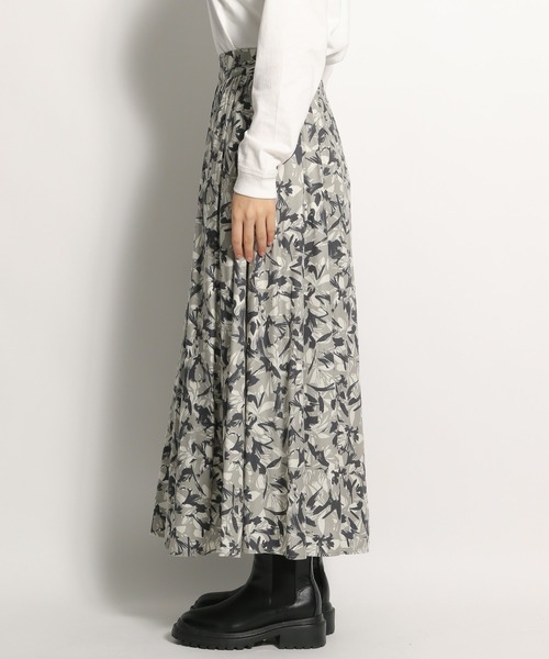 niko and...(ニコアンド)の「アソートフラワーフレアスカート(スカート・レディース・ブラック/グリーン/グレー・MEDIUM/LARGE)」の8枚目の写真