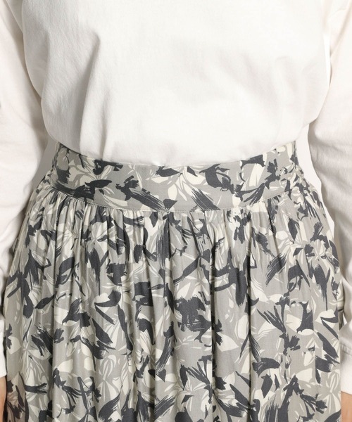 niko and...(ニコアンド)の「アソートフラワーフレアスカート(スカート・レディース・ブラック/グリーン/グレー・MEDIUM/LARGE)」の17枚目の写真