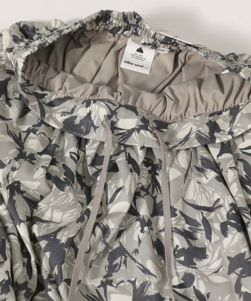 niko and...(ニコアンド)の「アソートフラワーフレアスカート(スカート・レディース・ブラック/グリーン/グレー・MEDIUM/LARGE)」の11枚目の写真