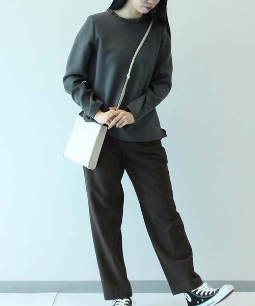 MB mint breeze(エムビーミントブリーズ)の「【M~5L大きいサイズ 】衿フリルレース使い カットソー(Tシャツ/カットソー・レディース・ベージュ/チャコールグレー/ブラウン・3L/M/L/LL/4L/5L)」の4枚目の写真