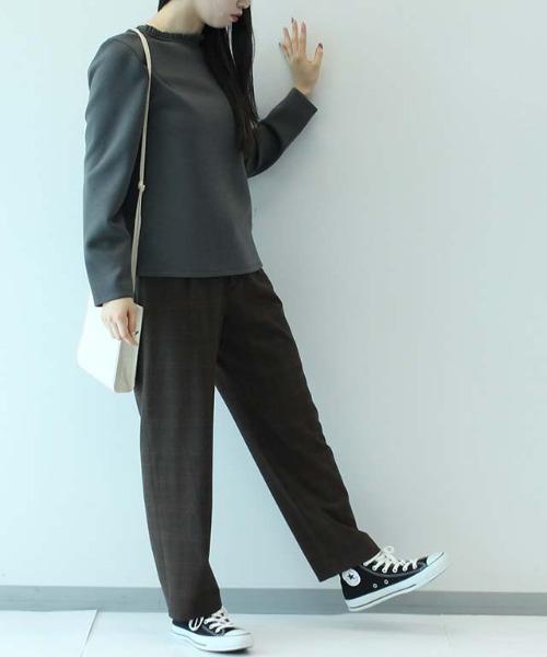 MB mint breeze(エムビーミントブリーズ)の「【M~5L大きいサイズ 】衿フリルレース使い カットソー(Tシャツ/カットソー・レディース・ベージュ/チャコールグレー/ブラウン・3L/M/L/LL/4L/5L)」の6枚目の写真