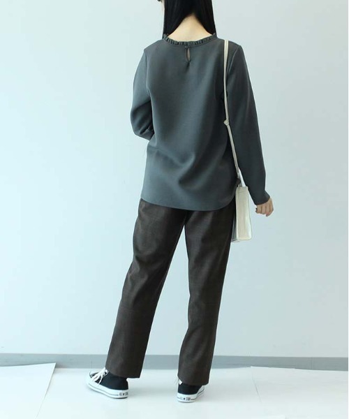 MB mint breeze(エムビーミントブリーズ)の「【M~5L大きいサイズ 】衿フリルレース使い カットソー(Tシャツ/カットソー・レディース・ベージュ/チャコールグレー/ブラウン・3L/M/L/LL/4L/5L)」の7枚目の写真