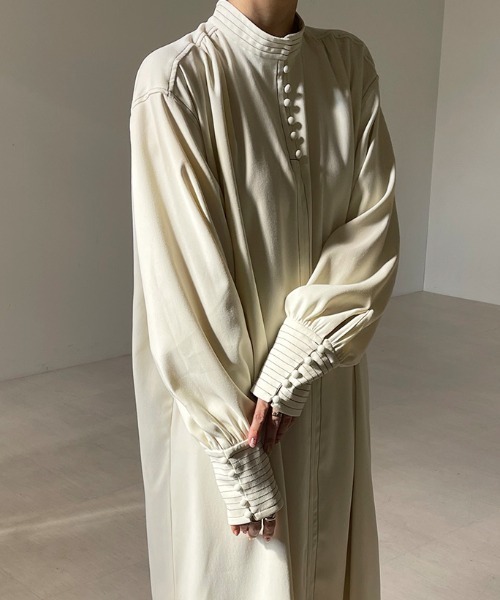 Bab（バブ）の「配色ステッチスタンドワンピース（ワンピース・レディース・ベージュ/ブラウン/アイボリー・M）」の4枚目の写真