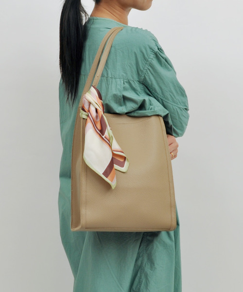 cache cache（カシュ カシュ）の「カシュカシュ cachecache / WEB限定チェンジスカーフA4縦型トートバッグ（トートバッグ・レディース・サックスブルー/ライトグレー/ベージュ系その他/ラベンダー/ブラック・FREE）」の3枚目の写真