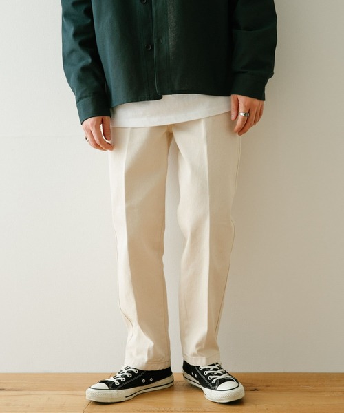 ITEMS URBANRESEARCH（アイテムズ アーバンリサーチ）の「ヘビーオンスデニム センタープレスパンツ（デニムパンツ・メンズ・オフホワイト/ブラック/グレー・MEDIUM/LARGE）」の16枚目の写真