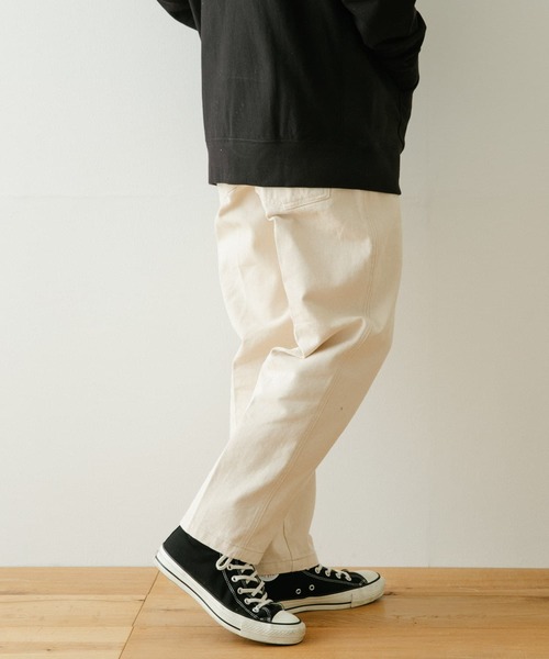 ITEMS URBANRESEARCH（アイテムズ アーバンリサーチ）の「ヘビーオンスデニム センタープレスパンツ（デニムパンツ・メンズ・オフホワイト/ブラック/グレー・MEDIUM/LARGE）」の17枚目の写真