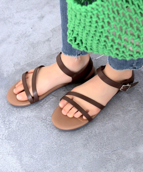 SOROTTO（ソロット）の「【ママとお揃い】ストラップ ぺたんこソールサンダル（サンダル・キッズ・ホワイト/ブラック/ダークブラウン/ピンク/シルバー/その他/パイソン・22.0cm/16.0cm/17.0cm/18.0cm/19.0cm/20.0cm/21.0cm）」の3枚目の写真