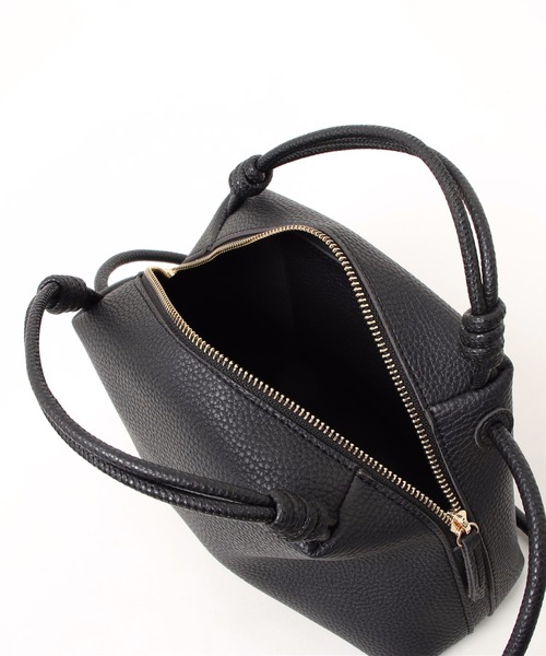 moment+（モーメントプラス）の「リンクハンドル２WAYショルダーバッグ（ショルダーバッグ・レディース・ブラック/オレンジ/グリーン/アイボリー・FREE）」の7枚目の写真