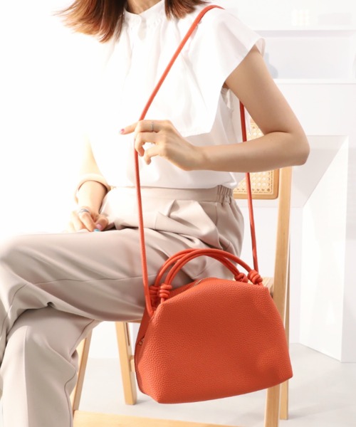 moment+（モーメントプラス）の「リンクハンドル２WAYショルダーバッグ（ショルダーバッグ・レディース・ブラック/オレンジ/グリーン/アイボリー・FREE）」の17枚目の写真