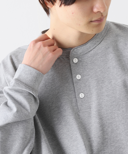 B.C STOCK(ベーセーストック)の「HENLEY/N BIG ロングスリーブTシャツ(Tシャツ/カットソー・メンズ・ホワイト/グレー・MEDIUM/LARGE)」の4枚目の写真