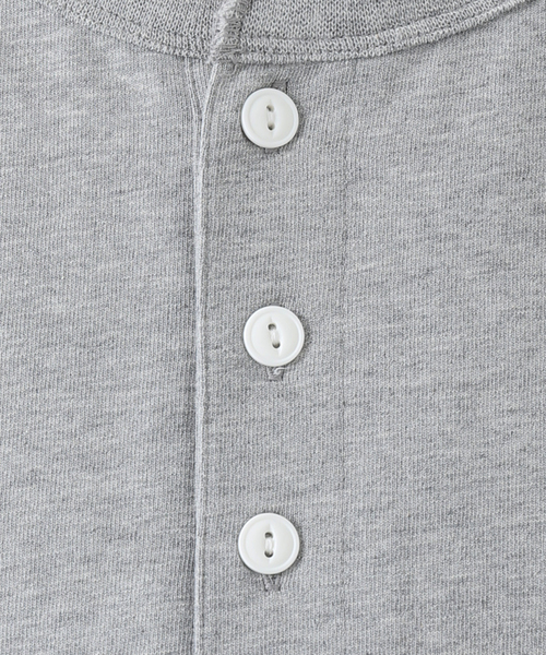 B.C STOCK(ベーセーストック)の「HENLEY/N BIG ロングスリーブTシャツ(Tシャツ/カットソー・メンズ・ホワイト/グレー・MEDIUM/LARGE)」の16枚目の写真