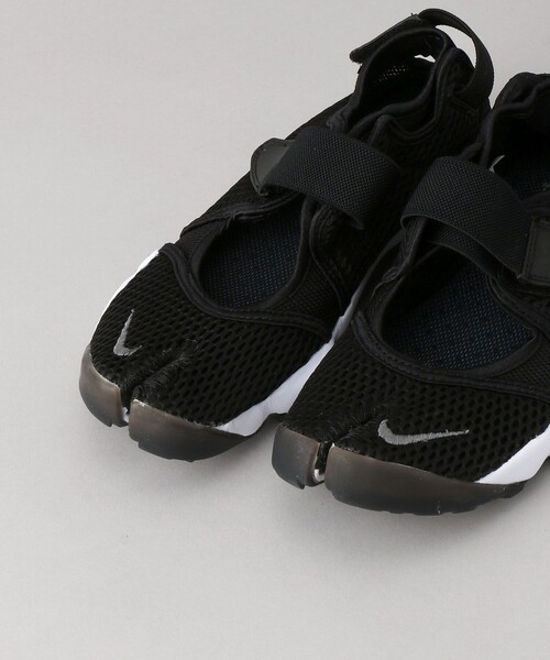 NIKE(ナイキ)の「NIKE/ナイキ エアリフトブリーズ(スニーカー・レディース・ブラック・23.0cm/24.0cm/25.0cm/22.0cm/28.0cm)」の7枚目の写真