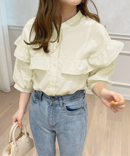 apres jour(アプレジュール)の「フリルデザインブラウス【ZOZOTOWN限定アイテム】(シャツ/ブラウス・レディース・オフホワイト/クリーム/ブルー系その他・フリー/X-LARGE)」の2枚目の写真