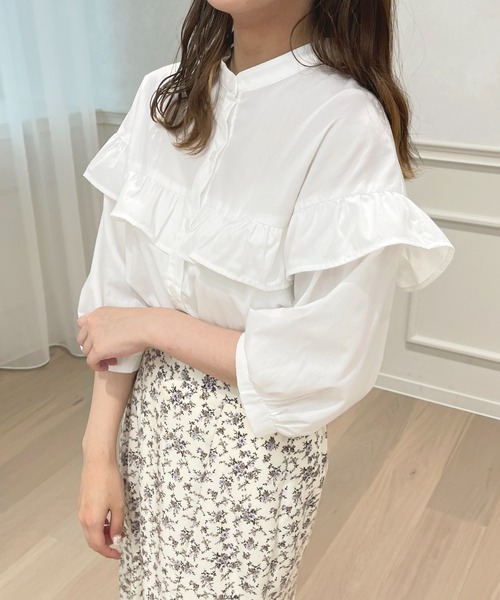 apres jour(アプレジュール)の「フリルデザインブラウス【ZOZOTOWN限定アイテム】(シャツ/ブラウス・レディース・オフホワイト/クリーム/ブルー系その他・フリー/X-LARGE)」の7枚目の写真