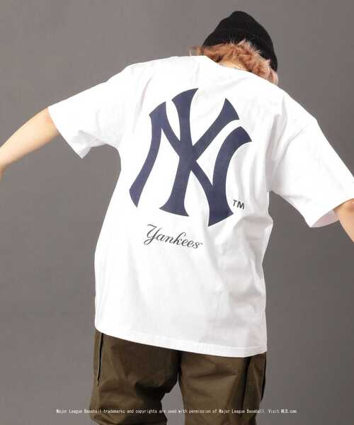 AVIREX（アヴィレックス）の「【MLB×AVIREX】ヤンキース Tシャツ/YANKEES T-SHIRT（Tシャツ/カットソー・メンズ・ホワイト/ブラック・SMALL/LARGE/X-LARGE/XX-LARGE/MEDIUM）」の16枚目の写真