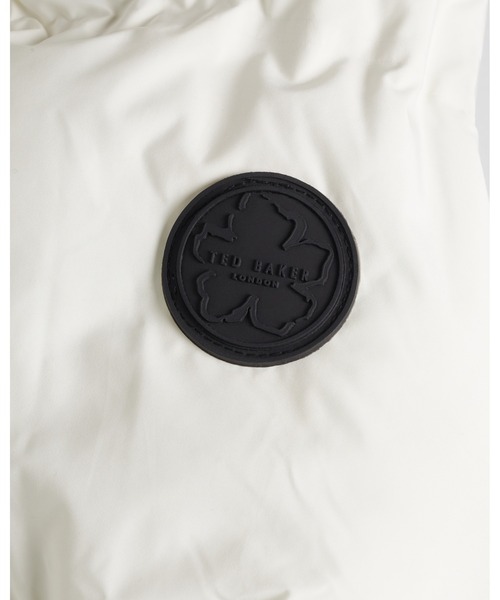 Ted Baker(テッドベーカー)の「SUPERG パデット ロングコート(ホワイト)(ダウンジャケット/コート・メンズ・ホワイト・2/4/3/5)」の8枚目の写真
