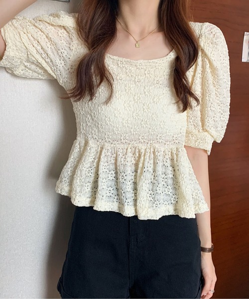 ibeul_（イベール）の「レースフレア コンパクトパフスリーブトップス（Tシャツ/カットソー・レディース・ホワイト/ライム/ブルー/アイボリー・FREE）」の3枚目の写真