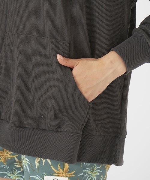 Ocean Pacific（オーシャンパシフィック）の「【OP:オーピー】レディースプルオーバーパーカー　フーディー　バックプリント（パーカー・レディース・ベージュ/ブラック/ブルー・MEDIUM）」の15枚目の写真