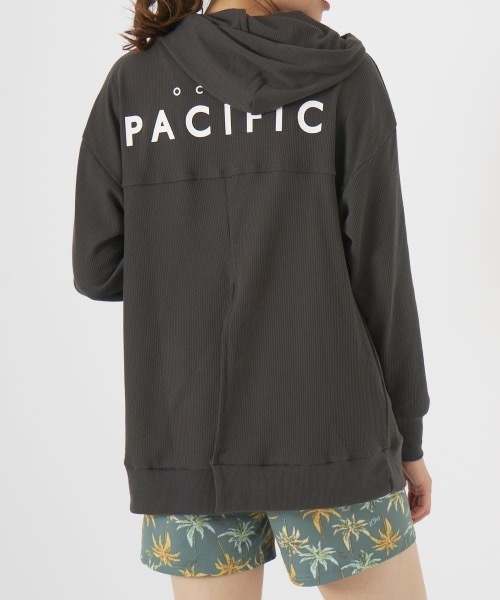 Ocean Pacific（オーシャンパシフィック）の「【OP:オーピー】レディースプルオーバーパーカー　フーディー　バックプリント（パーカー・レディース・ベージュ/ブラック/ブルー・MEDIUM）」の17枚目の写真