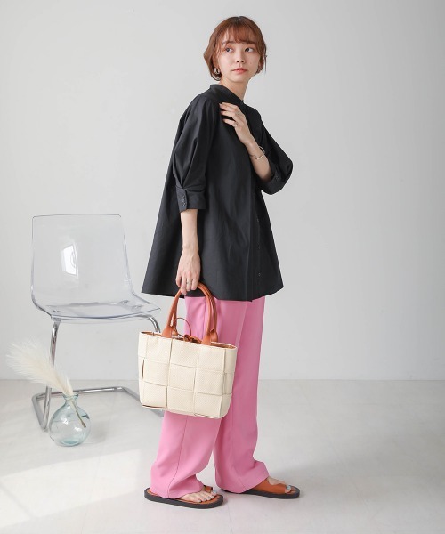 Bab(バブ)の「コットンブロードランタンスリーブブラウス(シャツ/ブラウス・レディース・ブラック/オフホワイト/グリーン・M)」の4枚目の写真