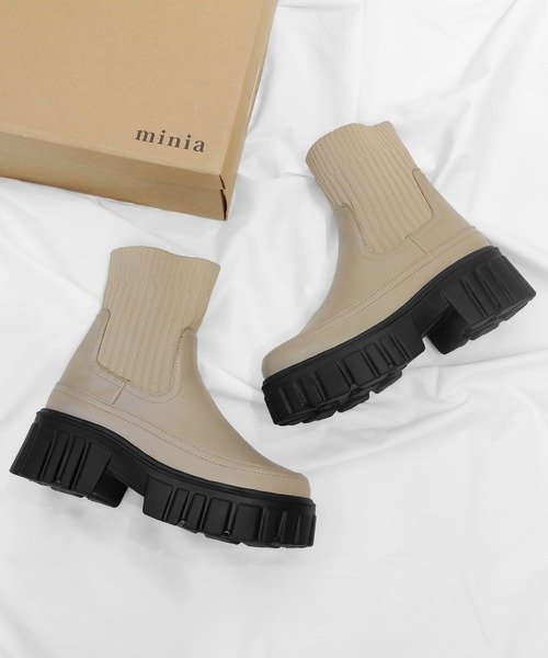 minia（ミニア）の「厚底リブソックスブーツ　◆（ブーツ・レディース・ブラック/ベージュ・S/M/L/LL）」の9枚目の写真