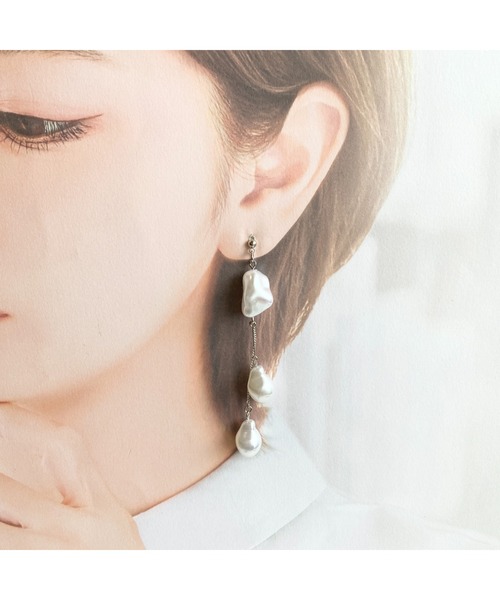 tone(トーン)の「【-lensa-】ゆらゆらパールのイマドキピアス(MA)(ピアス(両耳用)・レディース・シルバー・FREE)」の5枚目の写真