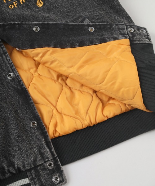 VOLCOM（ボルコム）の「【VOLCOM/ボルコム】BOB MOLLEMA コラボ デザイン プリント リブラインスタジャン/カットスタジアムジャンパー/バックプリント（スタジャン・メンズ・ブラック・M/L/XL）」の13枚目の写真