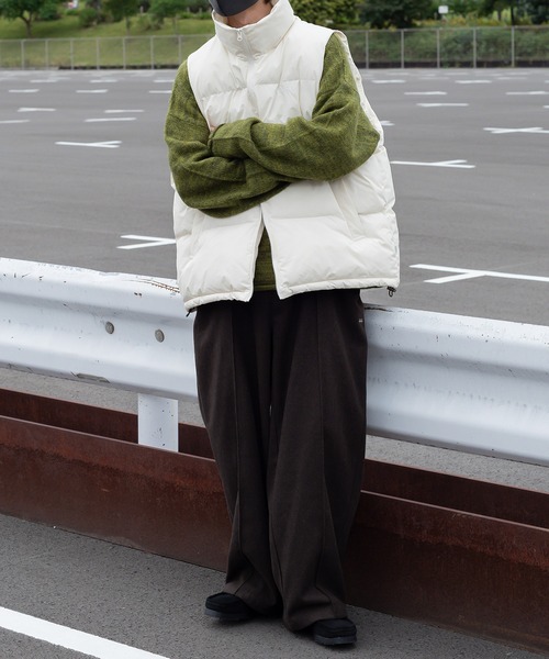 Perushu（ペルーシュ）の「スタンドネックボリューム中綿ベスト（ダウンベスト・メンズ・ブラック/マスタード/アイボリー・MEDIUM/LARGE）」の5枚目の写真