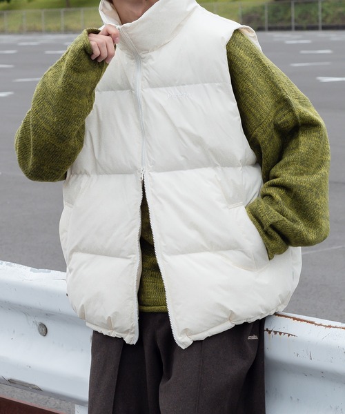 Perushu（ペルーシュ）の「スタンドネックボリューム中綿ベスト（ダウンベスト・メンズ・ブラック/マスタード/アイボリー・MEDIUM/LARGE）」の14枚目の写真