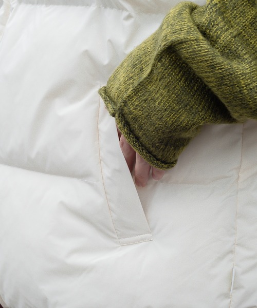 Perushu（ペルーシュ）の「スタンドネックボリューム中綿ベスト（ダウンベスト・メンズ・ブラック/マスタード/アイボリー・MEDIUM/LARGE）」の19枚目の写真