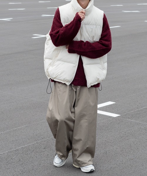 Perushu（ペルーシュ）の「スタンドネックボリューム中綿ベスト（ダウンベスト・メンズ・ブラック/マスタード/アイボリー・MEDIUM/LARGE）」の8枚目の写真