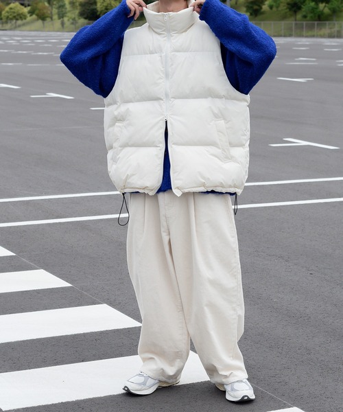 Perushu（ペルーシュ）の「スタンドネックボリューム中綿ベスト（ダウンベスト・メンズ・ブラック/マスタード/アイボリー・MEDIUM/LARGE）」の9枚目の写真