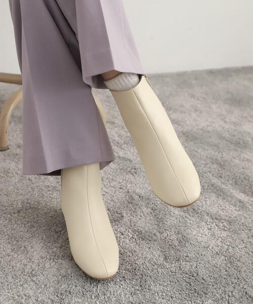 URBAN RESEARCH DOORS(アーバンリサーチドアーズ)の「ラウンドトゥブーツ(ブーツ・レディース・ブラック/ベージュ系その他・36/37/38)」の3枚目の写真