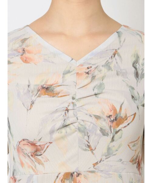 LAGUNAMOON(ラグナムーン)の「ニュアンスフラワーワンピース(ワンピース・レディース・アイボリー/ネイビー・SMALL/MEDIUM)」の10枚目の写真