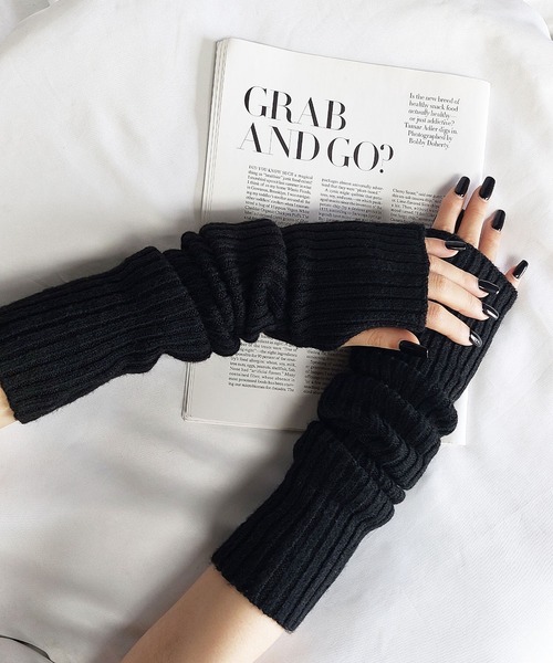 me+em select（ミームセレクト）の「【 セットアイテム 】リブニットネックウォーマー×アームウォーマー  ２点セット（アームカバー・レディース・ベージュ/ブラック/アイボリー・FREE）」の8枚目の写真