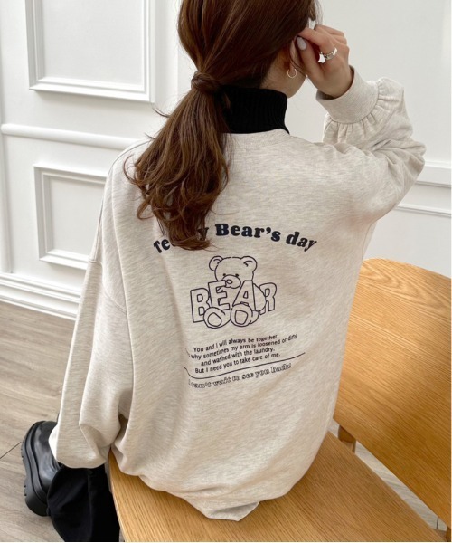 OLIVE des OLIVE（オリーブデオリーブ）の「【WEB限定カラー有】バックプリントチュニックスウェット（スウェット・レディース・ミント/オートミール/ホワイト/ピンク/オフホワイト・FREE）」の3枚目の写真