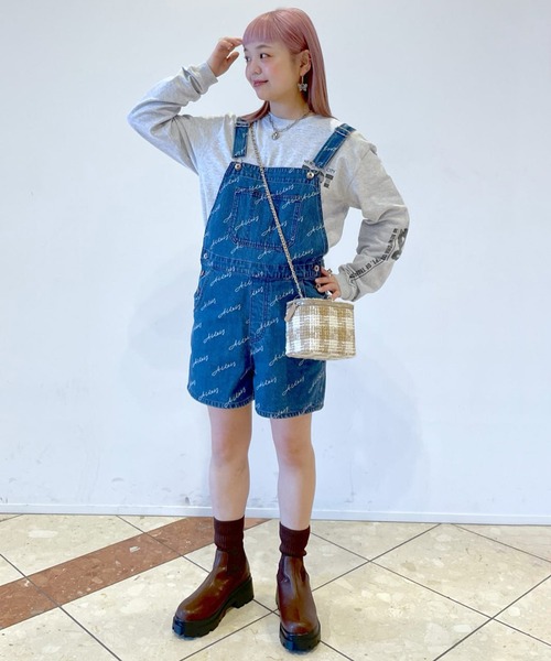 w closet(ダブルクローゼット)の「【Alley】デニムプリントミニサロペット(サロペット/オーバーオール・レディース・サックスブルー/ブルー・FREE)」の7枚目の写真