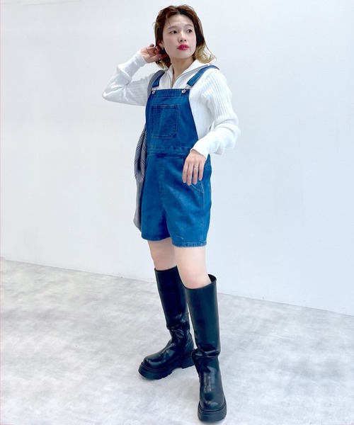w closet(ダブルクローゼット)の「【Alley】デニムプリントミニサロペット(サロペット/オーバーオール・レディース・サックスブルー/ブルー・FREE)」の6枚目の写真