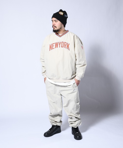 LFYT（エルエフワイティー）の「LFYT ラファイエット [Lafayette] - ナイロン Vネック ウィンドブレーカー プルオーバー [NYLON V-NECK WIND SHIRT]（ナイロンジャケット・メンズ・ベージュ/ネイビー/ブラック・X-LARGE/XX-LARGE/LARGE/MEDIUM）」の8枚目の写真