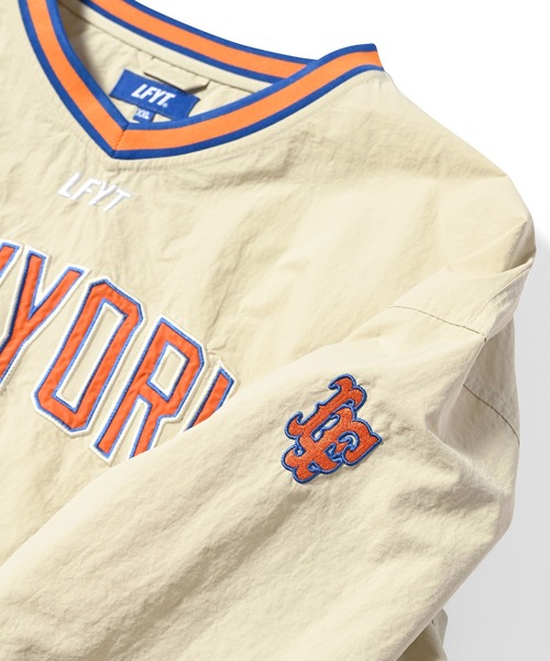 LFYT（エルエフワイティー）の「LFYT ラファイエット [Lafayette] - ナイロン Vネック ウィンドブレーカー プルオーバー [NYLON V-NECK WIND SHIRT]（ナイロンジャケット・メンズ・ベージュ/ネイビー/ブラック・X-LARGE/XX-LARGE/LARGE/MEDIUM）」の22枚目の写真