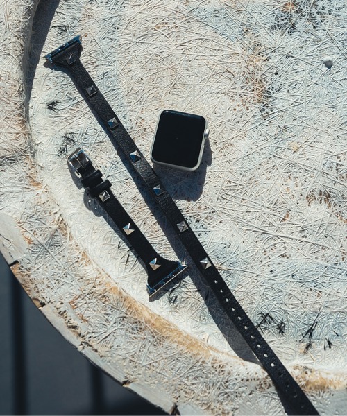 zandy(ズィーアンドワイ)の「zandy /ズィー・アンド・ワイ Apple Watch バンド スタッズ 二重巻き PUレザー ダブルループ アップルウォッチベルト ユニセックス【スタッズ二重巻バンド】//// leather4(デジタル腕時計・メンズ・ブラック×シルバー/シルバー/ベージュ/ブラック×ゴールド/ピンク/グリーン・S/M)」の10枚目の写真