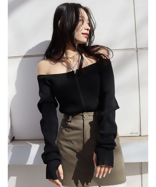 EVRIS(エヴリス)の「フロントジップオフショルニットトップス(ニット/セーター・レディース・ブラック/ホワイト/オレンジ/ブルー・FREE)」の9枚目の写真