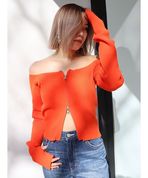 EVRIS(エヴリス)の「フロントジップオフショルニットトップス(ニット/セーター・レディース・ブラック/ホワイト/オレンジ/ブルー・FREE)」の16枚目の写真